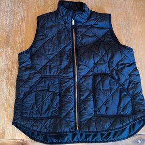 J.Crew quilted vest. Size XL. NWOT.
